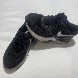 Nike Black and White Running Shoes with Swoosh Detail